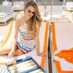 Vibrant party atmosphere in the evening at Bagatelle Saint-Tropez