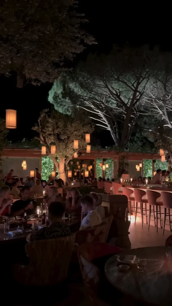Luxury dining table setup at Kinugawa Ramatuelle