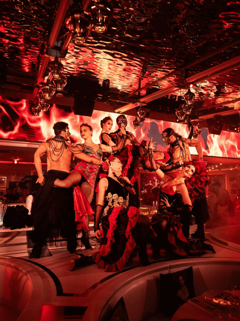 Fire show performance entertaining guests at La Opera Saint-Tropez