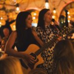 Live music performance at Le Café Saint-Tropez