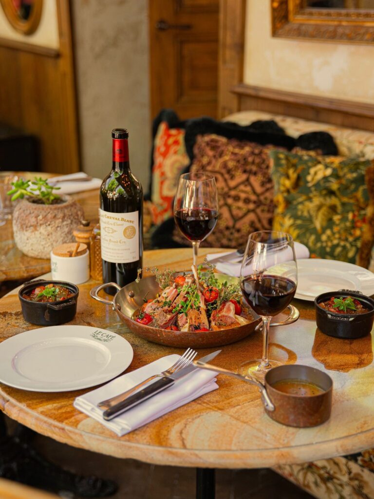 Mediterranean dining experience at Le Café Saint-Tropez
