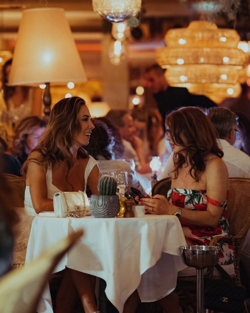 Romantic dining experience at Le Café Saint-Tropez