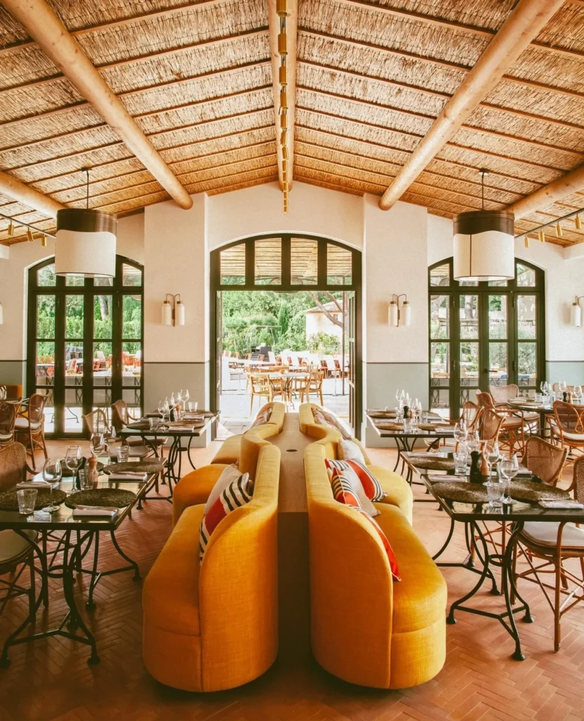 Restaurant interior at Hôtel Lou Pinet Saint-Tropez
