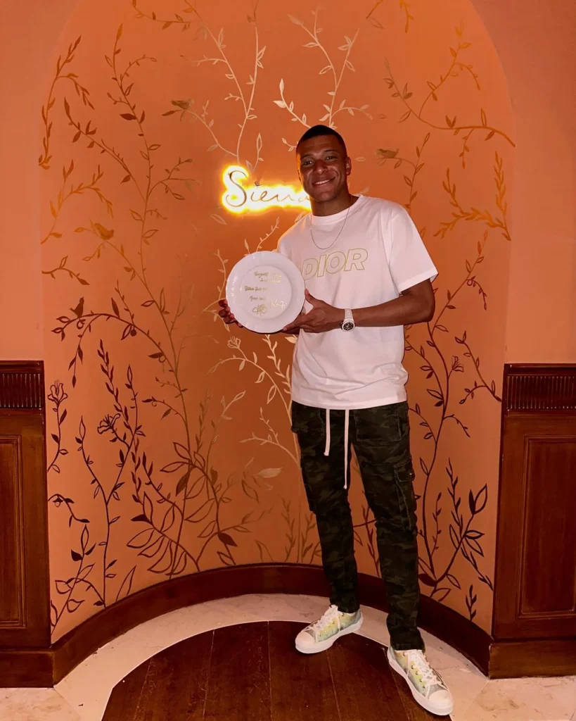 Kylian Mbappé spotted at Siena Paris restaurant in Paris