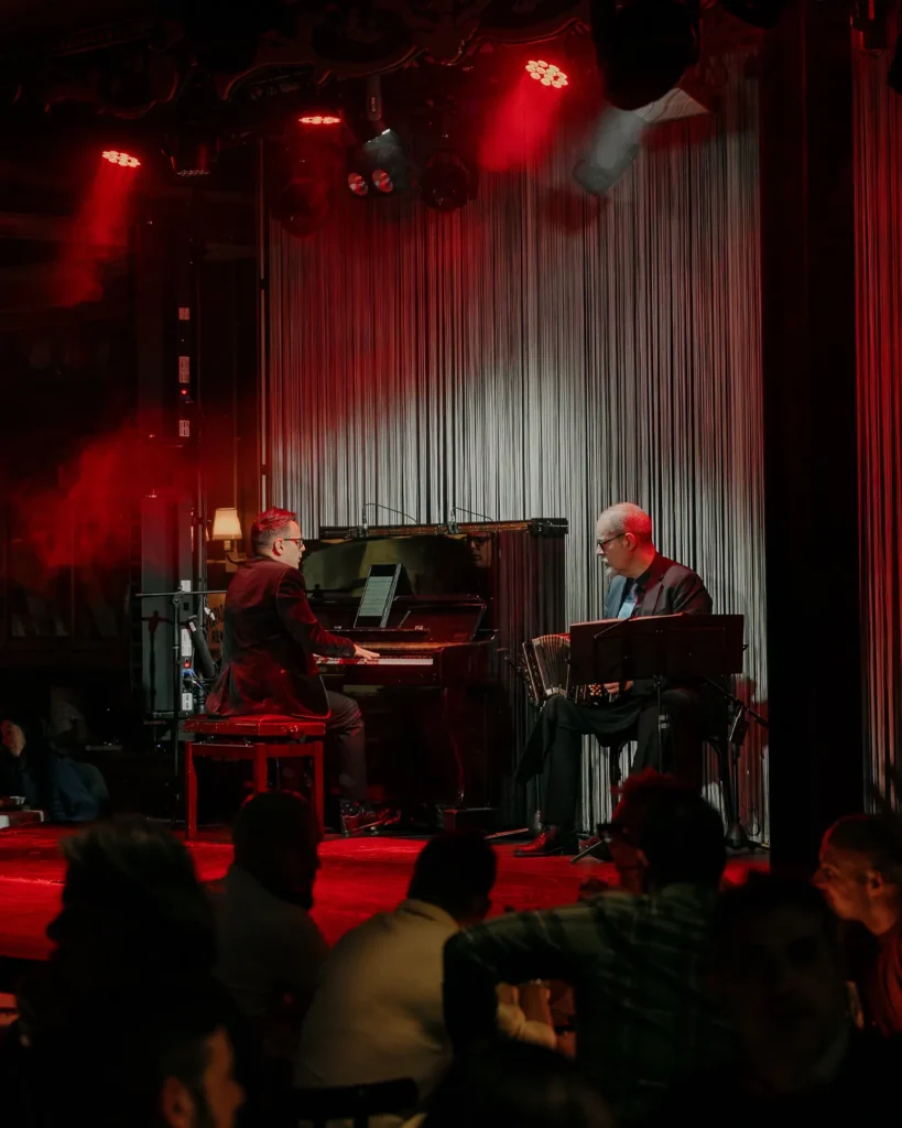 Live music performance at El Porteño Prohibido