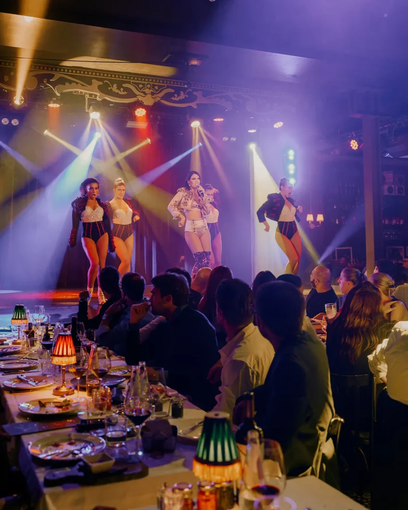 Live performance entertaining guests at El Porteño Prohibido