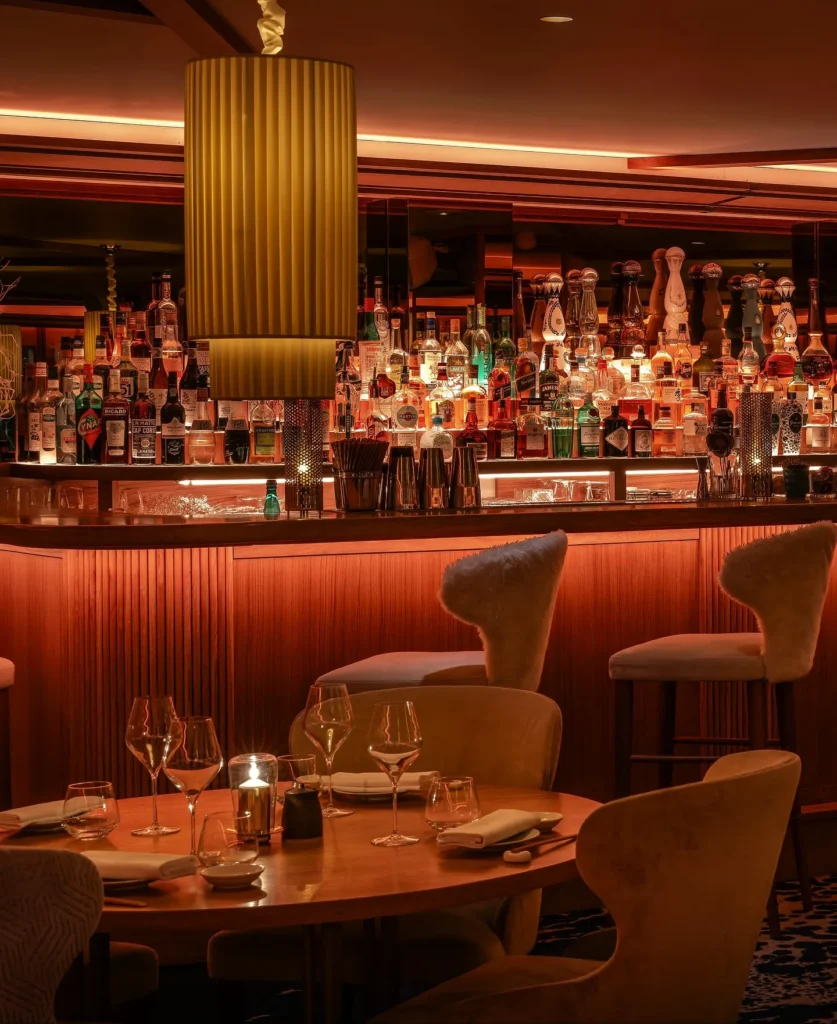 Elegant bar area at Kinugawa Rive Gauche in Paris