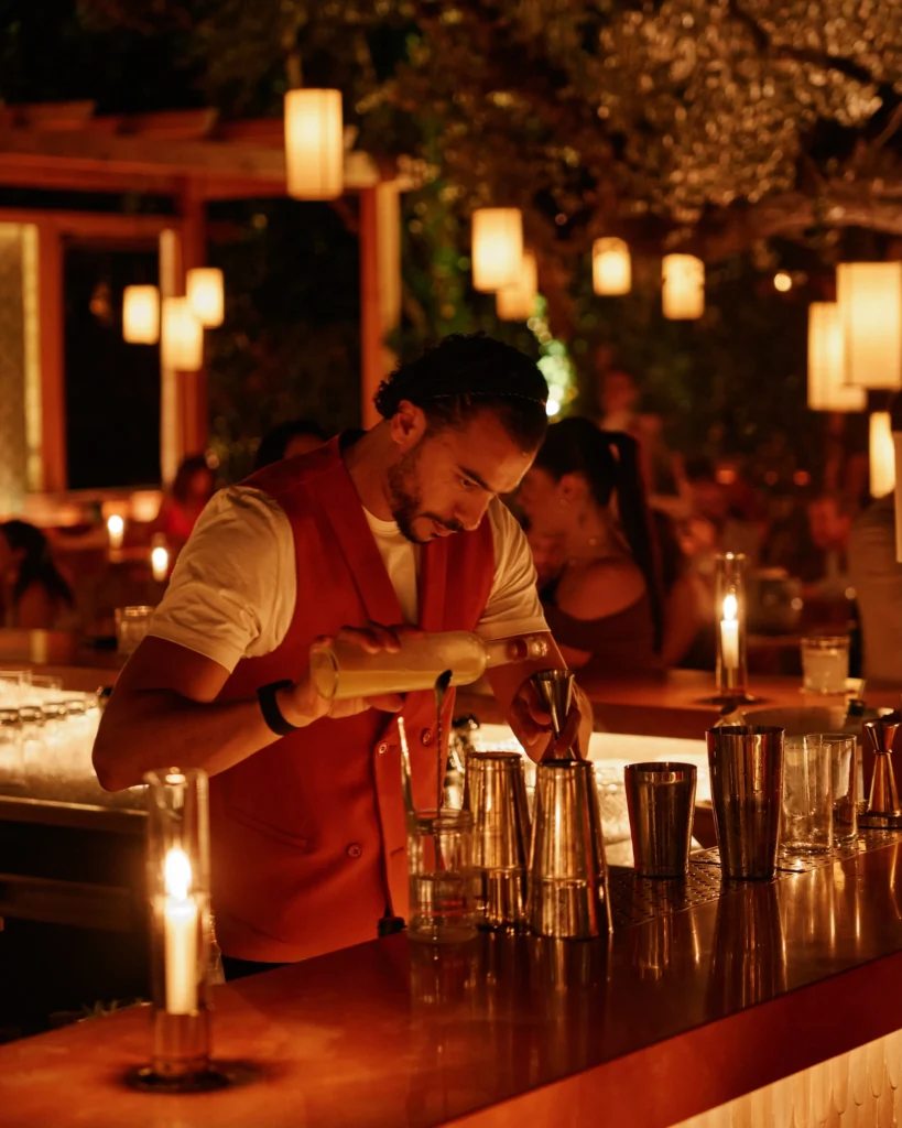 Bartender preparing drinks at Kinugawa Rive Gauche