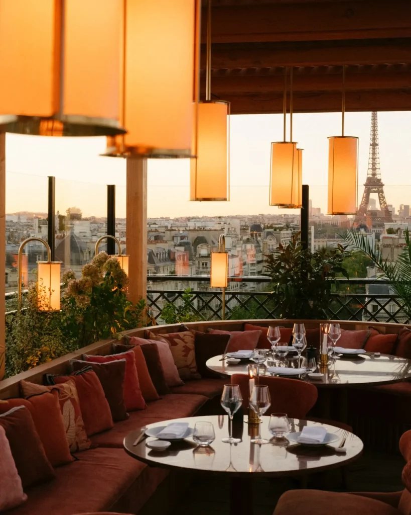 Kinugawa Rive Gauche dining room with panoramic views of Paris