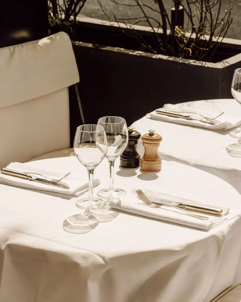 Elegant outdoor table setting at Matignon Paris