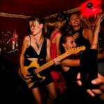Live performance and dancing at Raspoutine Paris