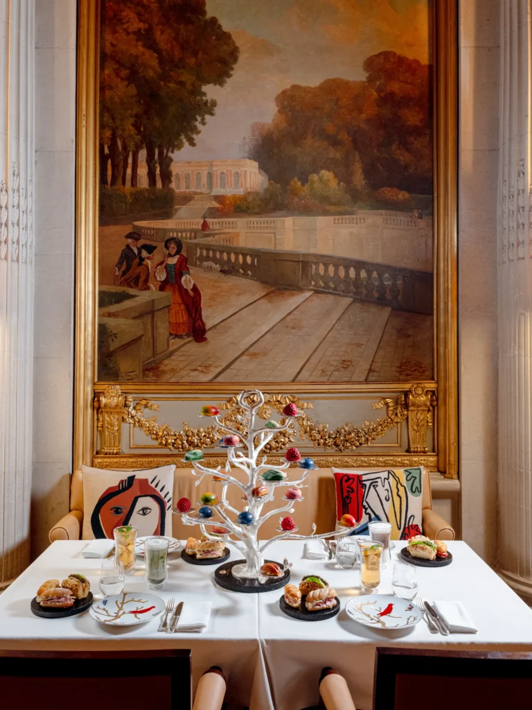 Elegant private dining setting at Le Meurice Paris